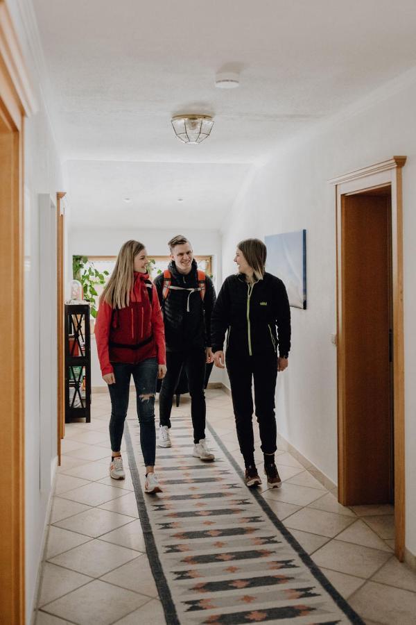 Dorfcafe Unken Hotelpension Swirtshaus Im Dorf Luaran gambar