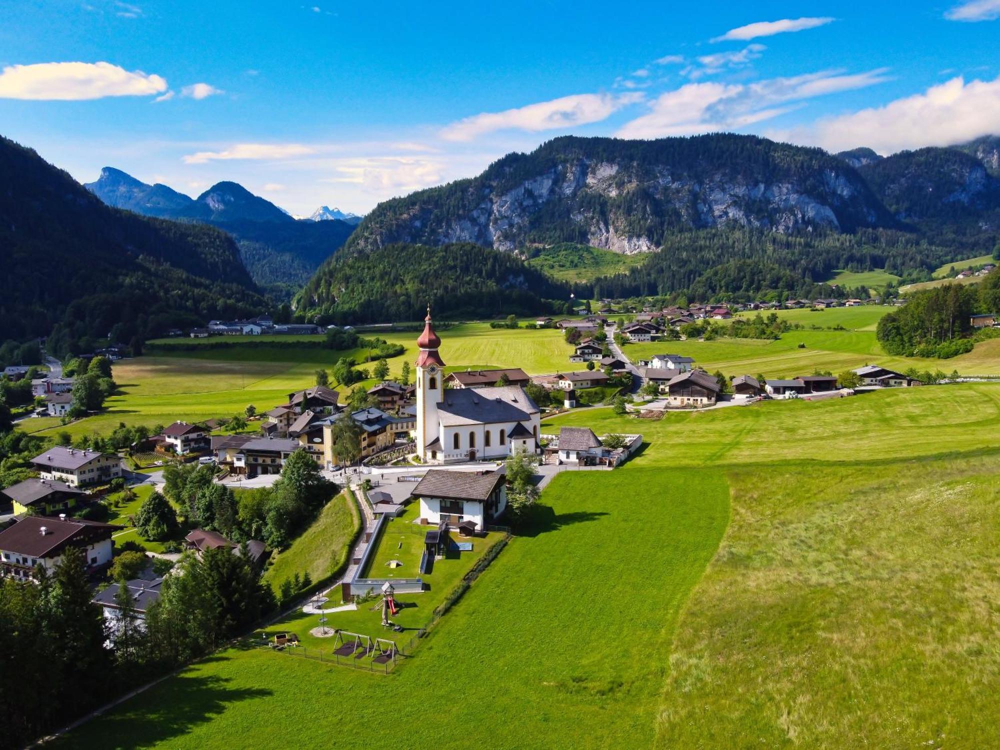 Dorfcafe Unken Hotelpension Swirtshaus Im Dorf Luaran gambar
